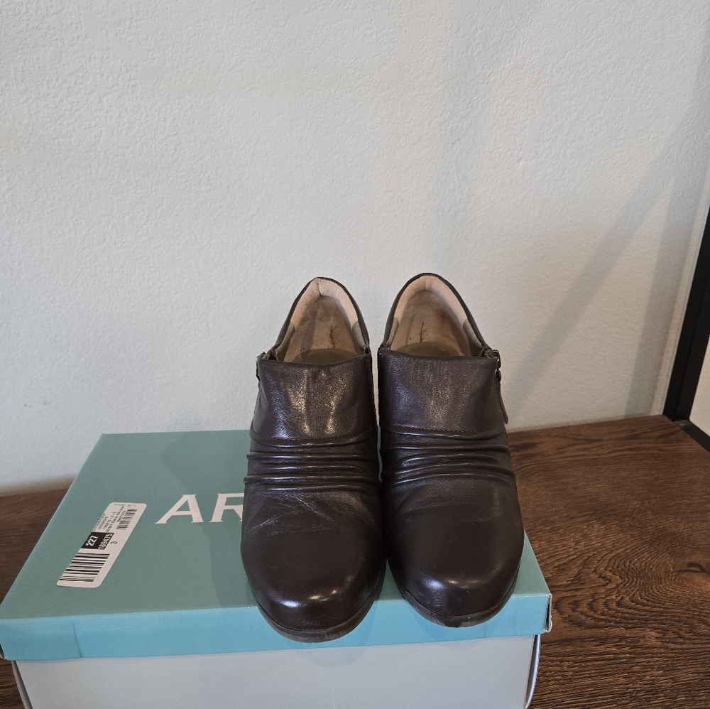 Array Geniune Leather Ankle Boots Size 7